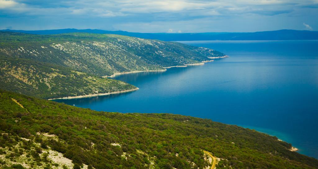 Hotel Zlatni Lav Мартиншчица Экстерьер фото