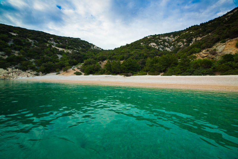 Hotel Zlatni Lav Мартиншчица Экстерьер фото